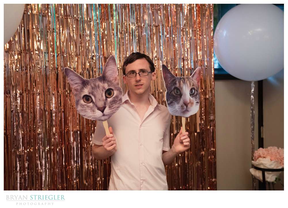 photo booth with cats